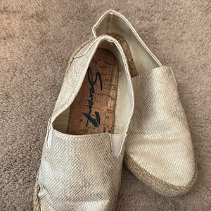 Seven7 Cape Azul camel gold espadrille flats